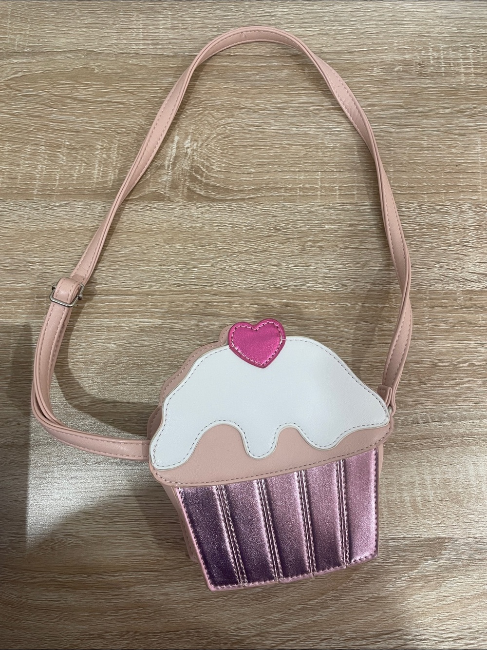 Cupcake Crossbody Bag with Heart Accent - Pink & White